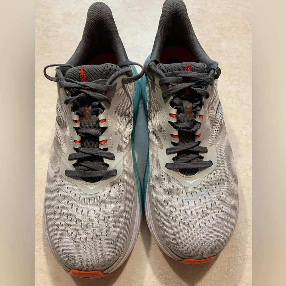 Hoka Arahi 5 running shoes 10.5 men’s